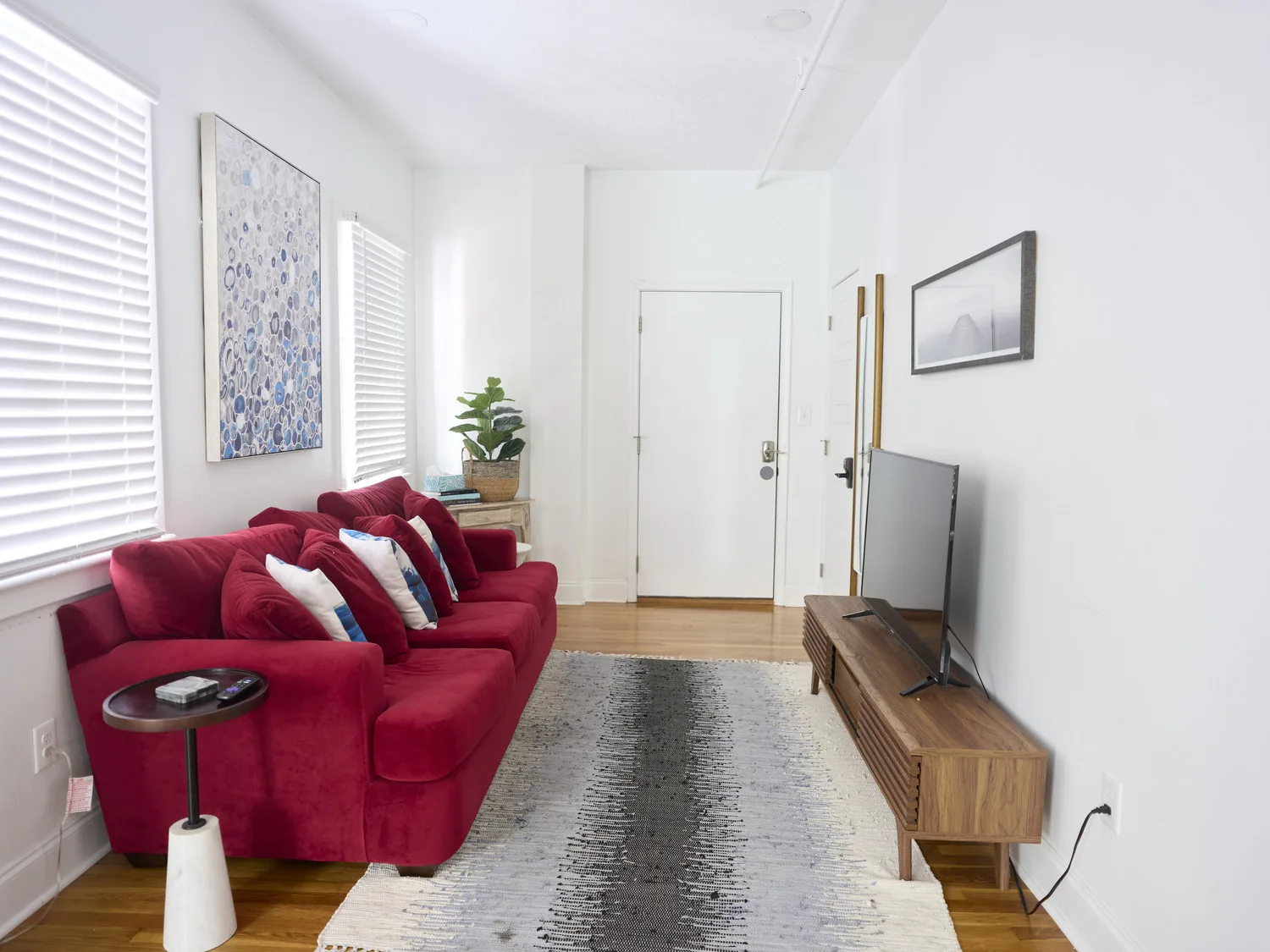 Bright furnished living room at EIGHT-O-ONE